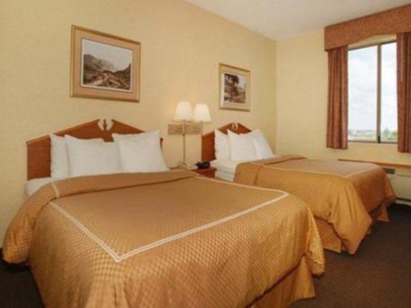 Spark By Hilton Indianapolis Northeast Fishers Chambre photo